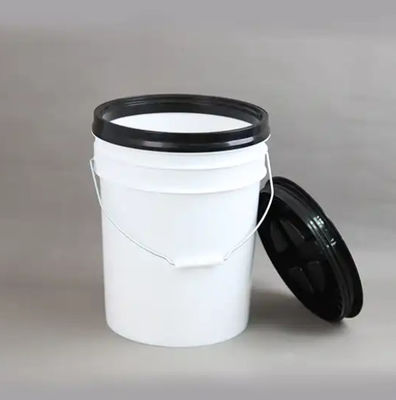 1.4mm Ketebalan 20L Ember Cat Plastik Dengan Sekrup Pada Tutup Segel Gamma Dan Pegangan Logam