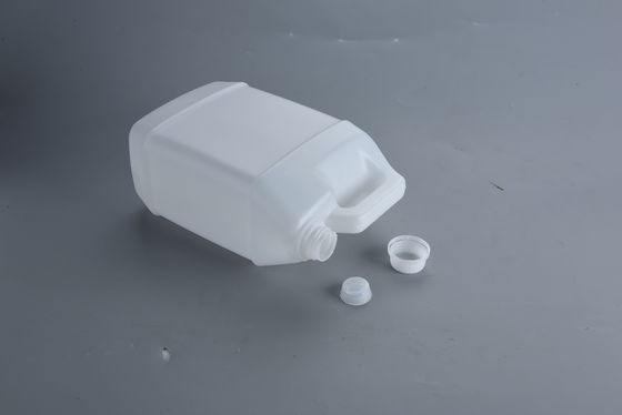 4L Disesuaikan Plastik Jerry Can Tight Kepala Bentuk persegi Bahan HDPE 2mm Ketebalan dinding 30mm Diameter luar