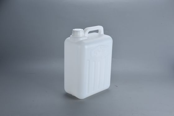 5L Extrusion Blow Molded Plastic Jerry Can Warna putih dan ketebalan dinding 2mm untuk daya tahan
